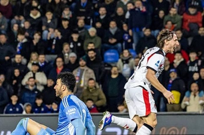 AC Milan đối đầu Como tại Serie A: Quyết tâm bám đuổi Inter và bài toán từ Cesc Fabregas