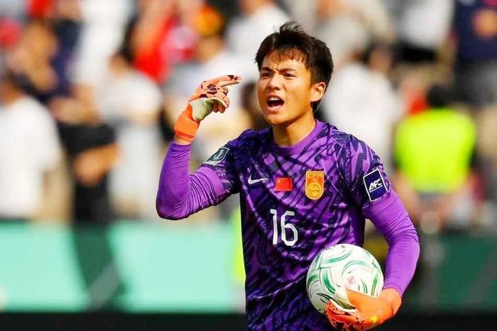 Ajax đề nghị trả 60 tỷ đồng chiêu mộ thủ môn U23 Trung Quốc