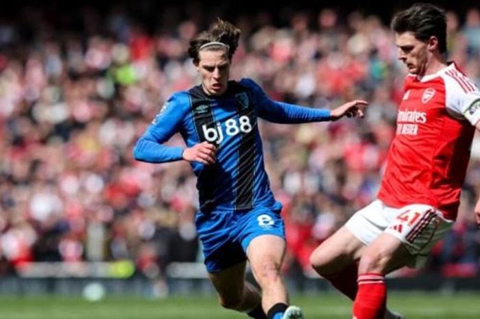 Alex Scott rực sáng trước Arsenal: Lời khẳng định đanh thép gửi tới Man Utd