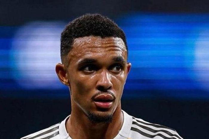 Alexander-Arnold nhận phạt, xin lỗi Arbeloa và dàn sao Real Madrid