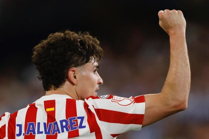 Alvarez có câu trả lời cho Barca