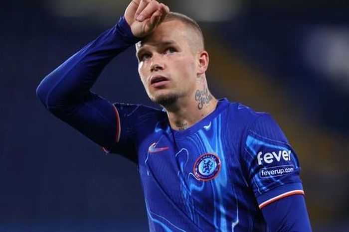 Án phạt có thể hủy hoại sự nghiệp tiền vệ Chelsea