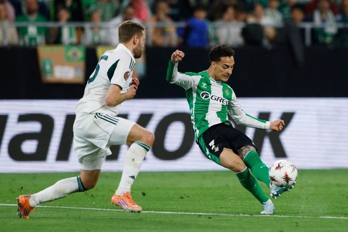 Antony dẫn dắt 'cặp cánh 70 triệu euro' của Betis