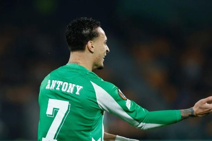 Antony thăng hoa, Betis hiên ngang vào thẳng vòng 1/8 Europa League
