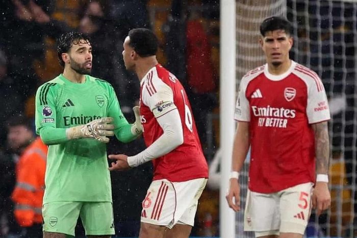 Arsenal bị đội bét bảng cầm hòa ở Ngoại hạng Anh, Man City mừng thầm