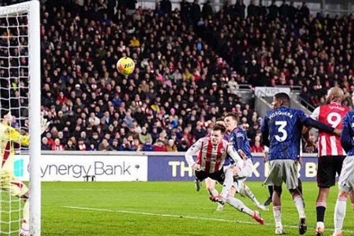 Arsenal chia điểm đầy cay đắng trước Brentford: Khi tử huyệt bóng bổng lộ diện