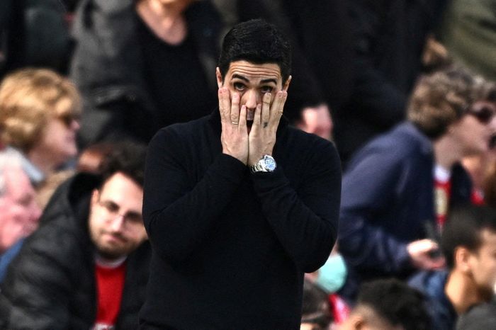 Arsenal có thể 'lết' về đích vì Manchester City bết bát chẳng kém