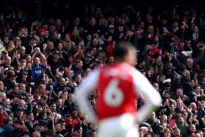 Arsenal đối mặt 'cú sập tháng 4'