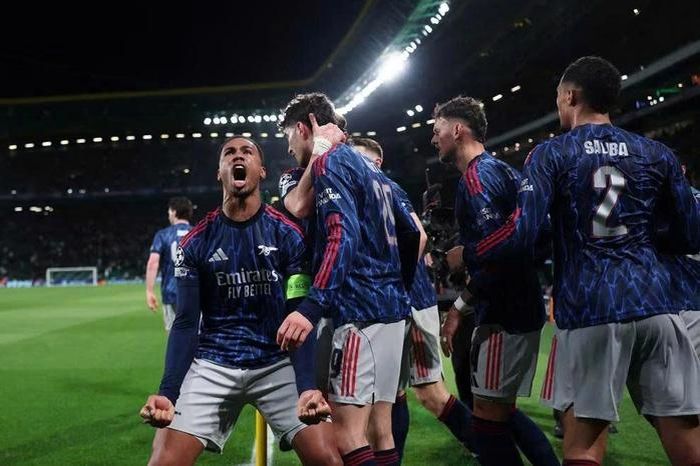 Arsenal giúp bóng đá Anh đoạt suất thứ 5 dự Champions League