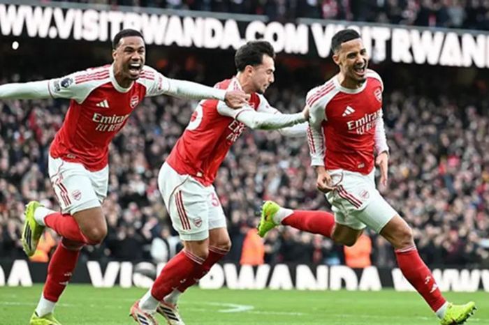 Arsenal hạ Chelsea 2-1: Vũ khí phạt góc và định nghĩa mới về sự hiệu quả