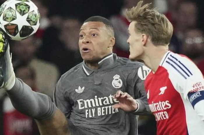 Arsenal hốt 'cú ăn 4' chưa từng tồn tại trong lịch sử bóng đá Anh?