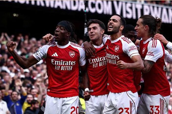 Arsenal hướng đến ngôi đầu Champions League