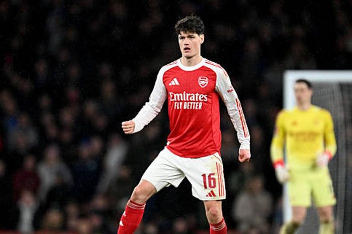 Arsenal khủng hoảng hàng thủ: Ben White và Calafiori đồng loạt dính chấn thương