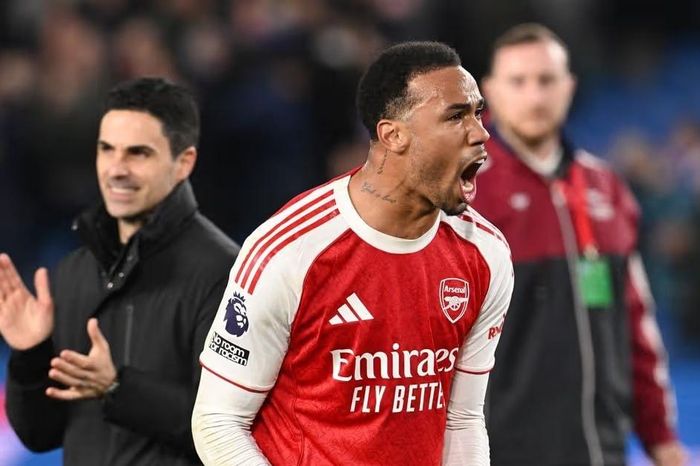 Arsenal nắm quyền tự quyết vô địch Ngoại hạng Anh sau cú sẩy chân của Man City