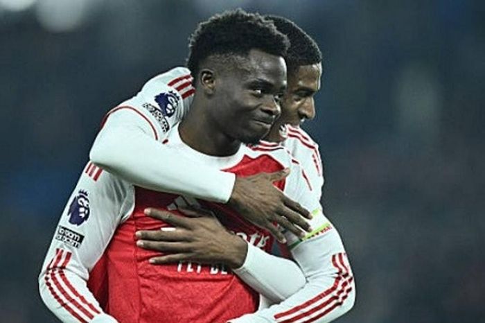 Arsenal nới rộng cách biệt 7 điểm: Saka lập công, Gabriel hóa hòn đá tảng