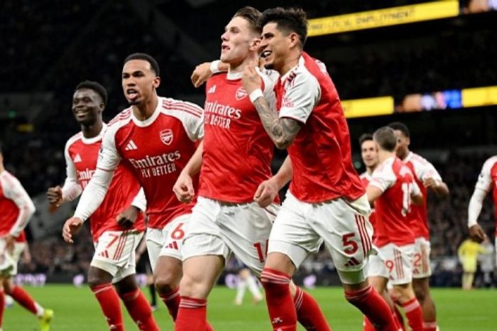 Arsenal nới rộng khoảng cách 5 điểm với Man City sau trận derby Bắc London