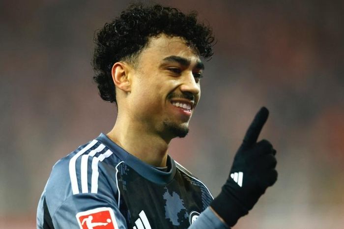 Arsenal theo sát hậu vệ 65 triệu euro tại Bundesliga