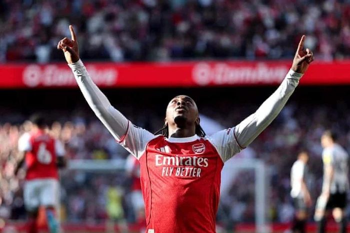 Arsenal trở lại đỉnh bảng trong ngày Man City vào chung kết FA Cup