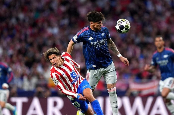 Arsenal và Atletico chia điểm ở bán kết Champions League