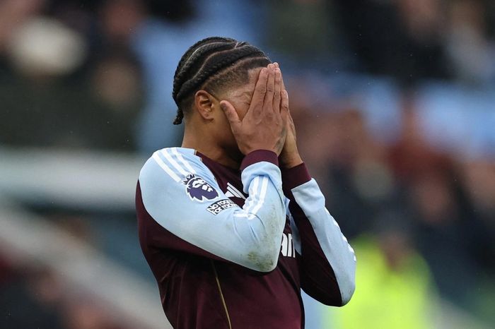 Aston Villa vỡ mộng đua vô địch