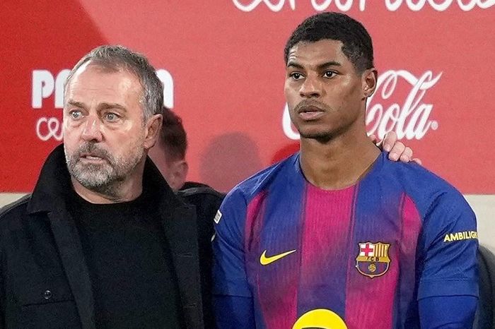 Barca ép giá mua đứt Rashford, MU phản ứng khiến Hansi Flick tiếc