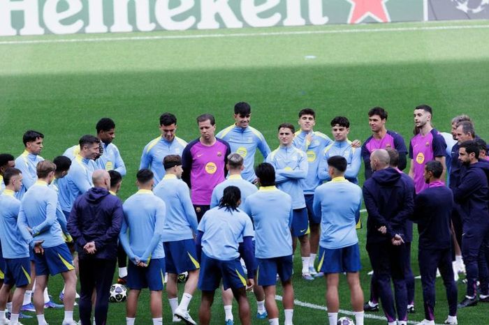 Barca soi từng 'centimet cỏ', nghi Atletico chơi chiêu trước đại chiến