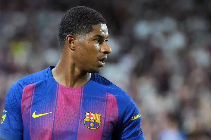 Barcelona báo tin không vui về Rashford