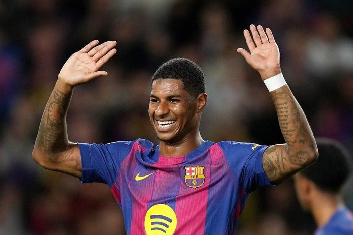 Barcelona 'chơi chiêu' ép MU hạ giá bán Rashford