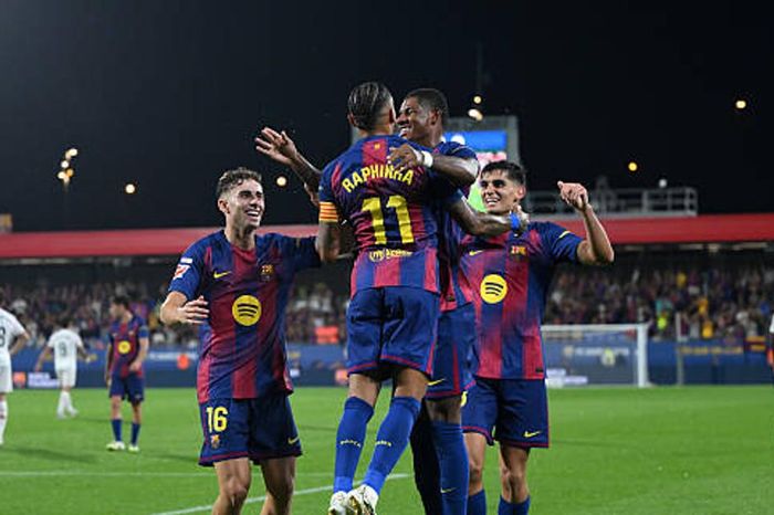 Barcelona đón dàn trụ cột trở lại: Phao cứu sinh trước sức ép từ Real Madrid