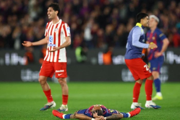 Barcelona nhận bài học đắt giá