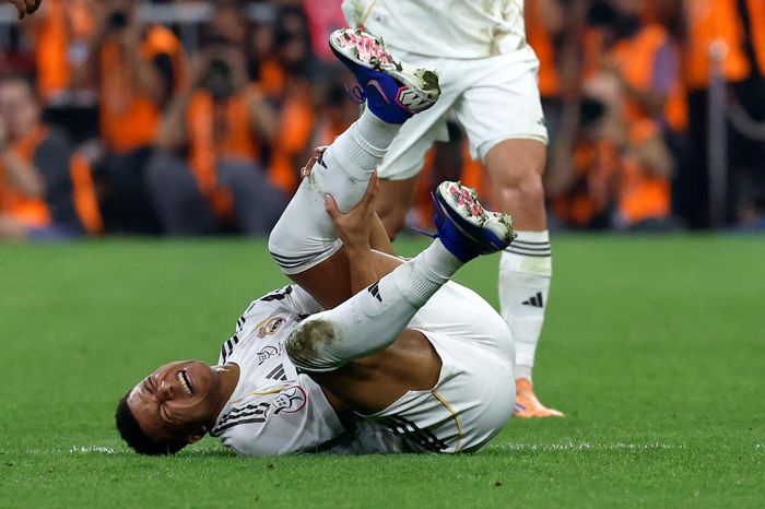 Barcelona thành cơn ác mộng của Mbappe