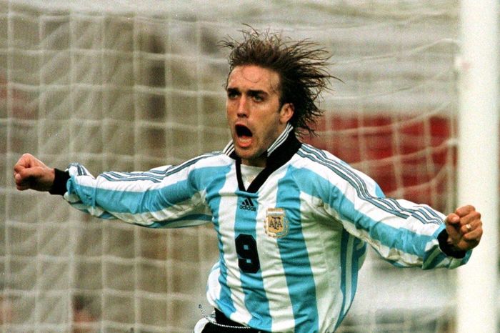 Batistuta ám ảnh vì cái chết của Maradona