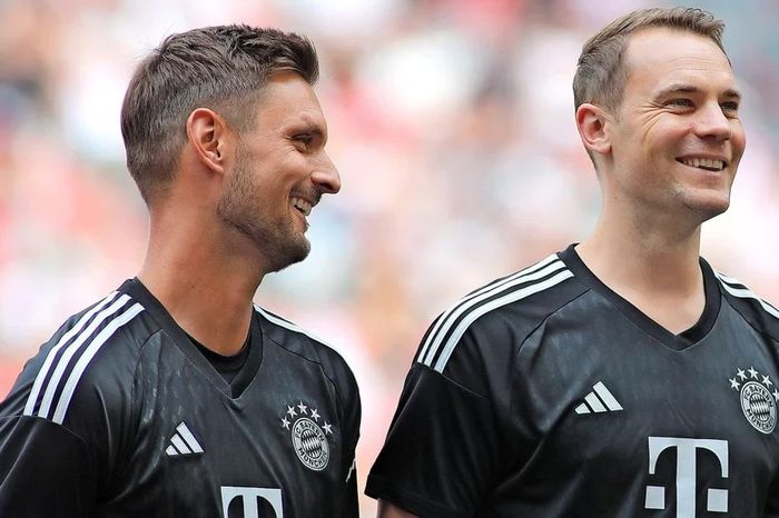 Bayern mất cả 4 thủ môn ở Champions League