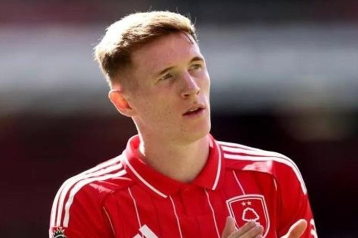 Bayern Munich cạnh tranh Elliot Anderson với MU, Liverpool nhắm Camavinga