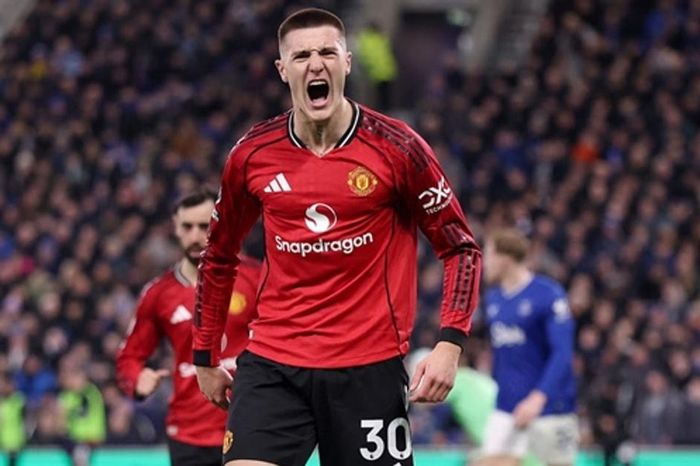 Benjamin Sesko ghi bàn hạ Everton: Thông điệp đanh thép gửi Michael Carrick