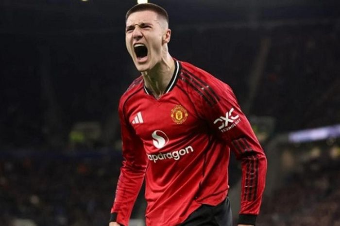 Benjamin Sesko và Senne Lammens rực sáng giúp MU hạ Everton 1-0