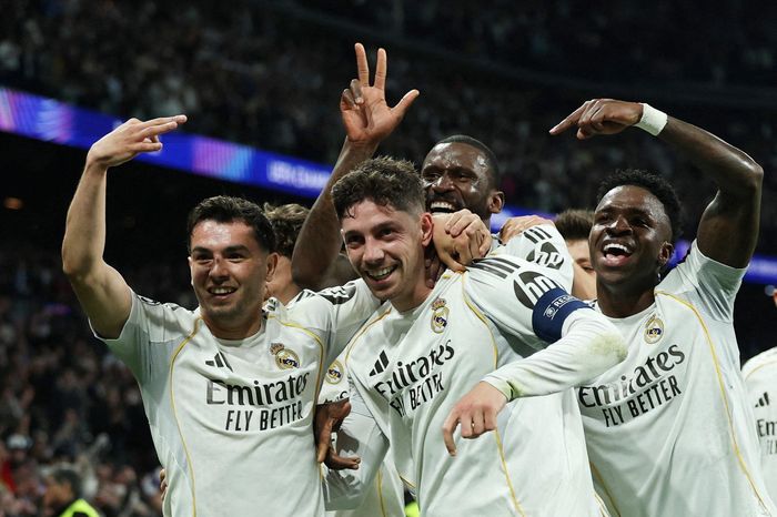 Bernabeu và thứ điên rồ chỉ Real Madrid mới có