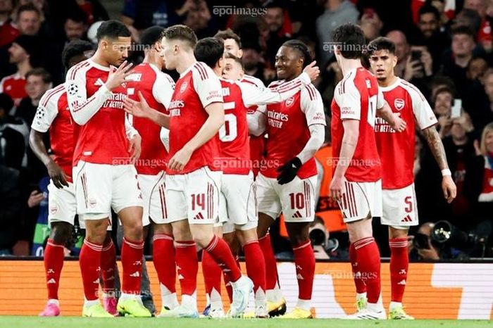 Bí mật cuộc rút lui của 10 cầu thủ Arsenal khỏi đội tuyển quốc gia