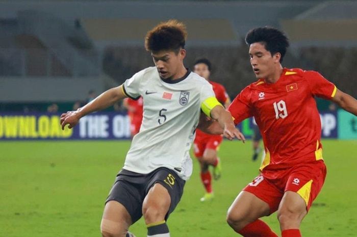 Bí mật đằng sau chiến thắng 3-0 của U23 Trung Quốc: Khi HLV Puche lừa cả học trò