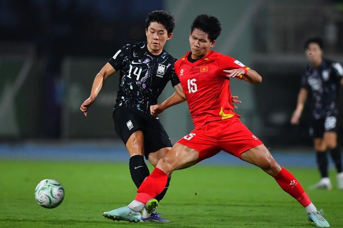 Bóng đá Việt Nam có suất đặc cách tham dự Asiad 2026; Man Utd thoát hiểm kịch tính
