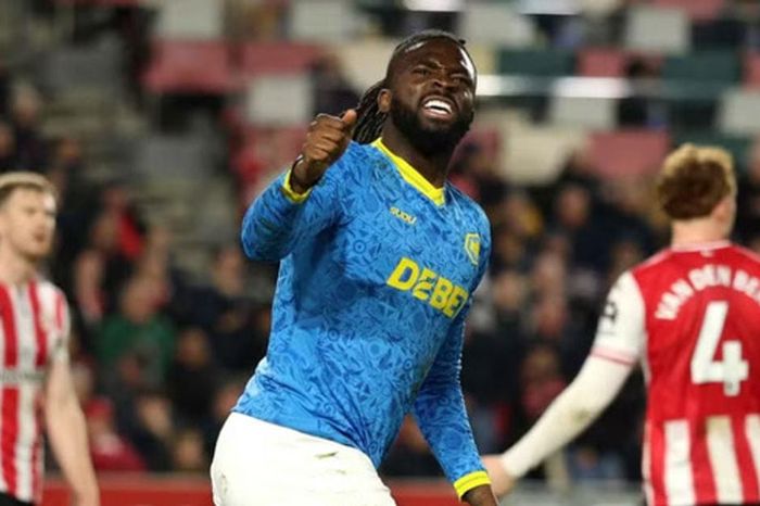 Brentford 2-2 Wolves: Tolu Arokodare rực sáng giúp Bầy sói giật lại 1 điểm kịch tính