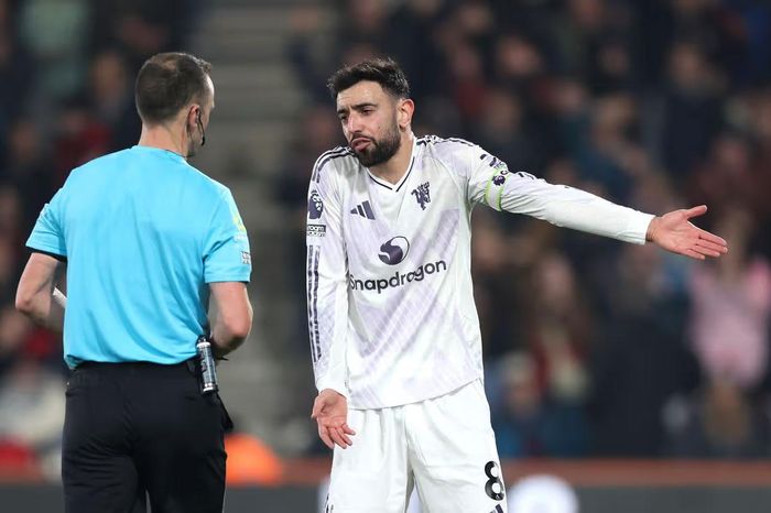 Bruno Fernandes nổi giận