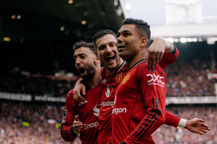 Bruno lập kỷ lục kiến tạo, Man Utd chắc tốp 3 Ngoại hạng Anh