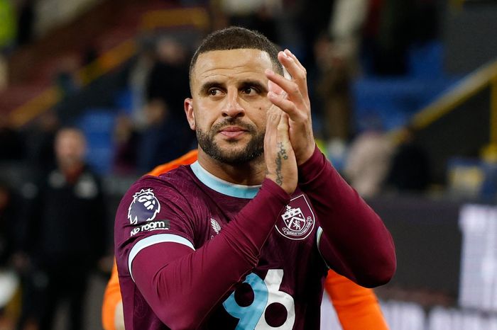 Burnley mắc kẹt trong vòng luẩn quẩn xuống hạng