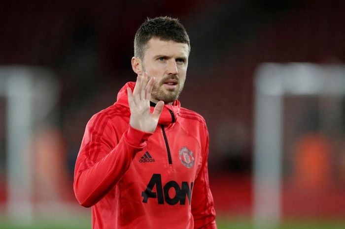 Carrick đề nghị MU tống khứ 9 cầu thủ
