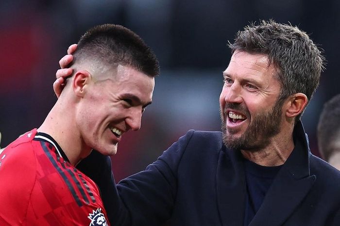 Carrick khiến fan vỡ òa vì diễn biến mới nhất 'ghế nóng' ở MU