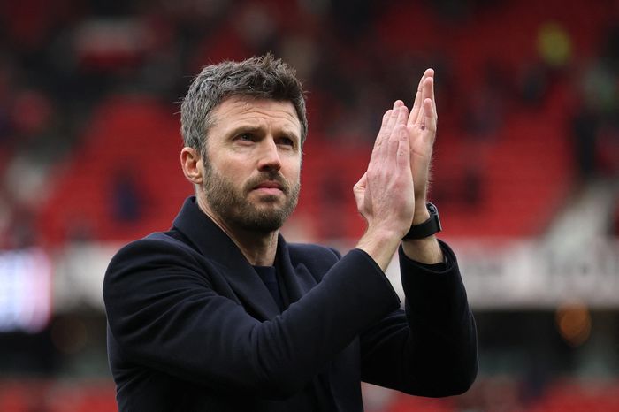 Carrick tính chuyện dài hơi với MU