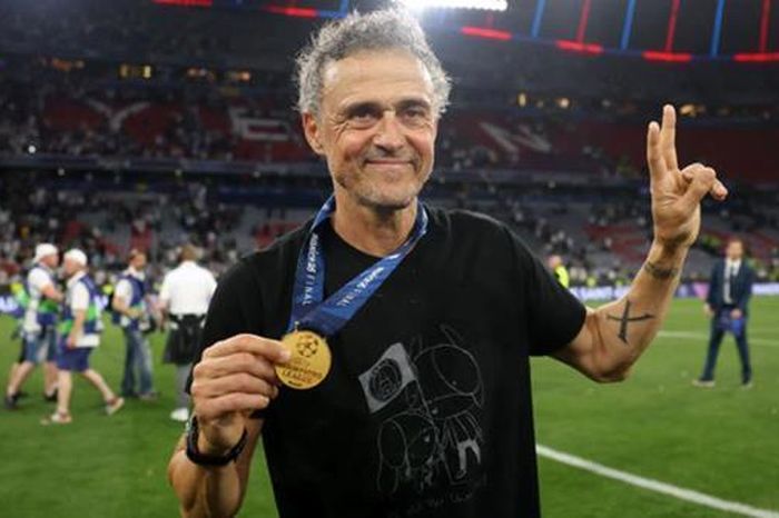 Carrick vẫn chỉ dẫn dắt MU ngắn hạn