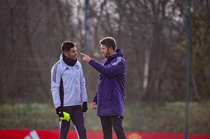 Casemiro: Chìa khóa bản lĩnh giúp Michael Carrick giải mã bài toán Fulham tại Old Trafford