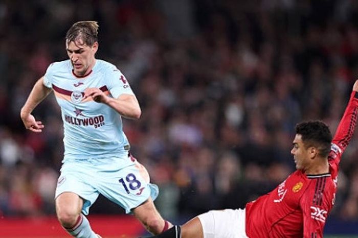 Casemiro rực sáng giúp Man United hạ Brentford 2-1, áp sát tấm vé Champions League